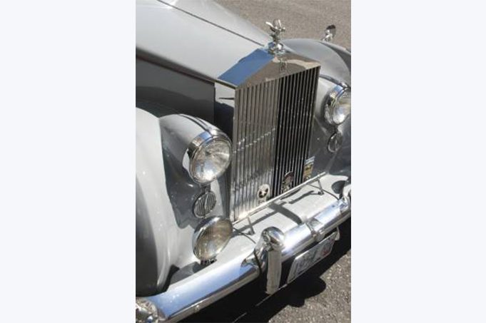 The Rolls Royce of braces – Damon Braces